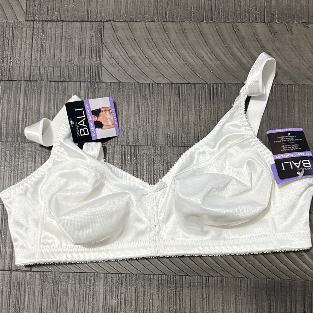 NEW Bali Women's Classic White Bra 36C Classic Support Wirefree